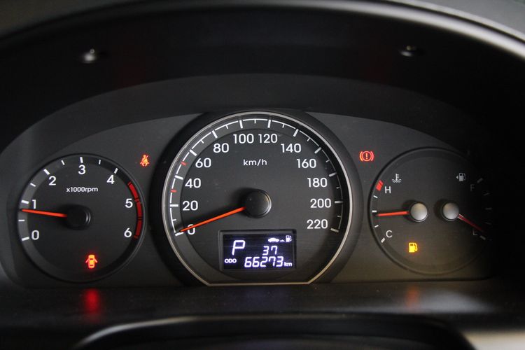 Hyundai H-1  2020 2.5 Elite Utility-car ดีเซล ไม่ติดแก๊ส เกียร์อัตโนมัติ น้ำตาล รูปที่ 4