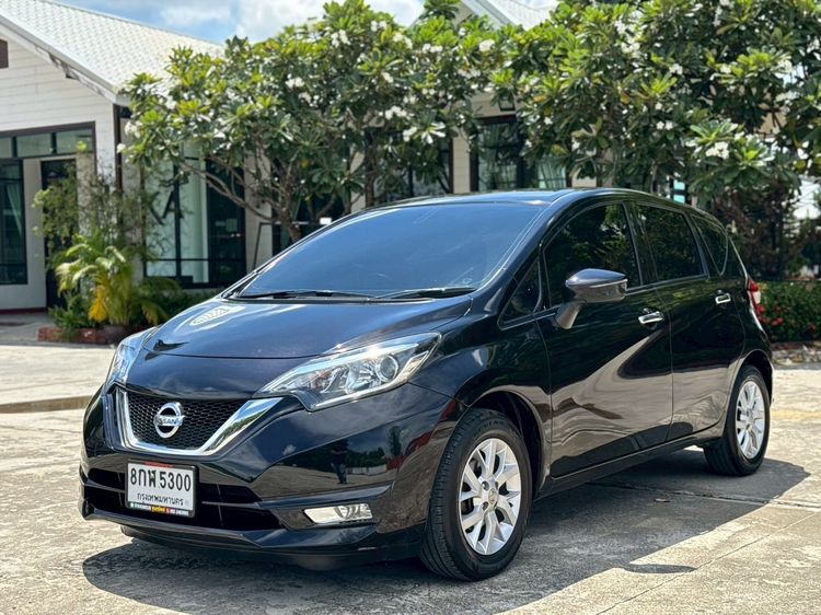 รถ Nissan Note 1.2 V สี ดำ