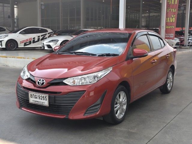 Toyota Yaris ATIV 2019 1.2 E Sedan เบนซิน ไม่ติดแก๊ส เกียร์อัตโนมัติ แดง รูปที่ 3