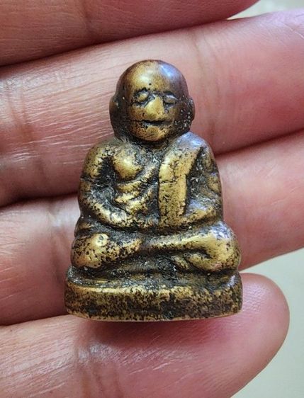 หลวงพ่อเงิน วัดห้วยเขน