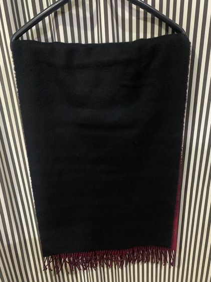 ผ้าพันคอผ้า  WOOL แท้  HEATTECH   ซื้อมาจากตปท. ผ้านุ่ม  คลุมไหล่ คลุมคอ เหมาะกับไปที่อากาศหนาว ช่วยให้อุ่นได้ดี  ใช้ได้ทั้งผู้หญิงและผู้ชาย