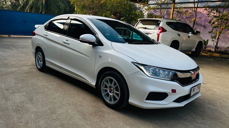 Honda City 2018 1.5 S i-VTEC Sedan เบนซิน เกียร์อัตโนมัติ ขาว รูปที่ 2