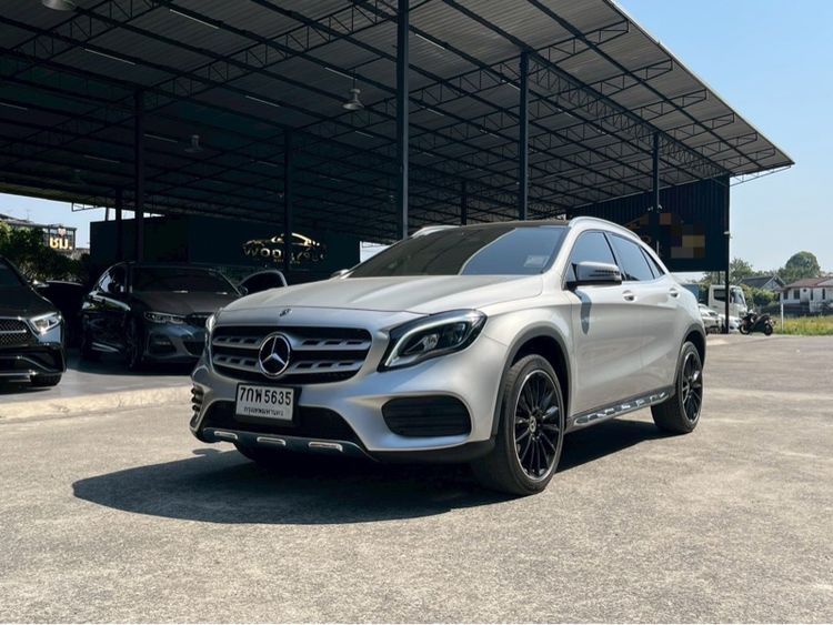 Mercedes-Benz GLA-Class 2018 GLA200 Sedan เบนซิน ไม่ติดแก๊ส เกียร์อัตโนมัติ เทา