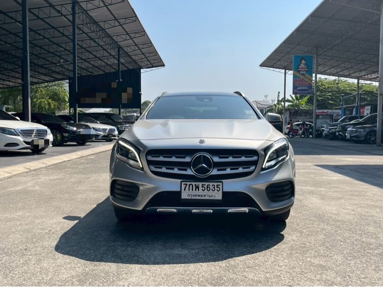 Mercedes-Benz GLA-Class 2018 GLA200 Sedan เบนซิน ไม่ติดแก๊ส เกียร์อัตโนมัติ เทา รูปที่ 2