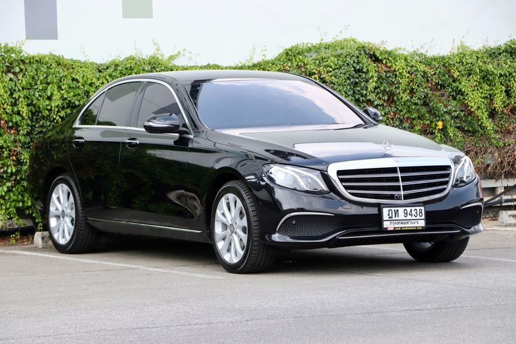Mercedes-Benz E-Class 2016 E220 CDI Sedan ดีเซล ไม่ติดแก๊ส เกียร์อัตโนมัติ ดำ รูปที่ 2