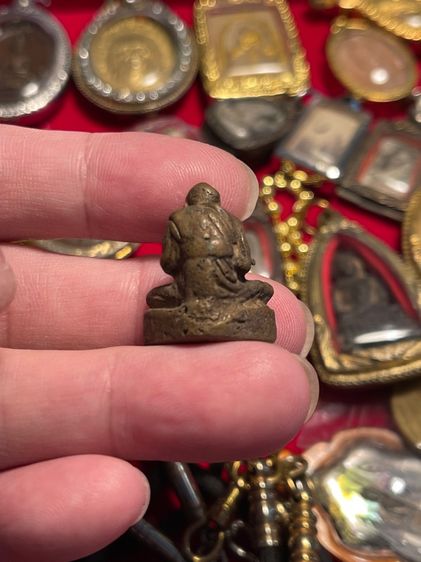 หลวงพ่อกลั่น รูปที่ 2