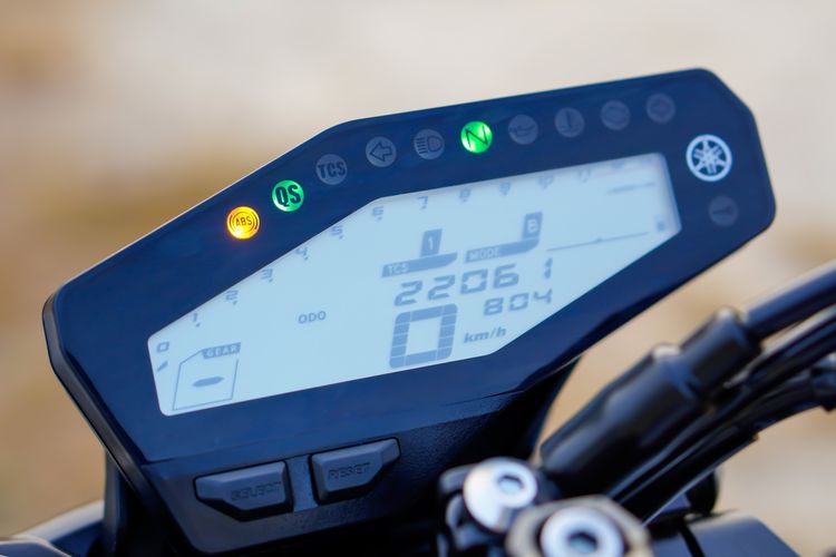 YAMAHA MT-09 ABS ปี 2018 เริ่มต้นฟรีดาวน์ พร้อมของแต่งจัดเต็มพร้อมใช้ รูปที่ 8