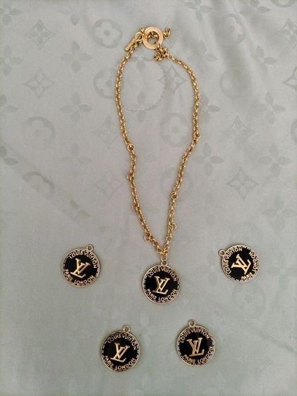 เหรียญ​ Bag​ Charm​ Louis​ Vuitton​แท้ขายถูก