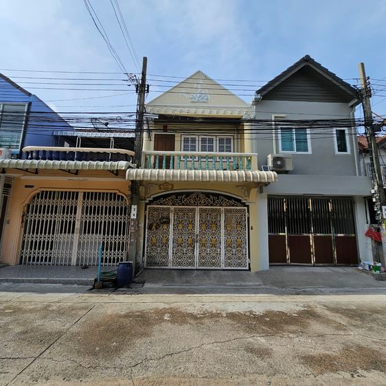 ไม่มี ขายทาวเฮ้าส์สินทวี ทาวเฮ้าส์พร้อมอยู่ใกล้ตลาด ทาวเฮ้าส์ใกล้ตลาด ซอยรพ.บางมด หาของกินง่าย ทาวเฮ้าส์ทำเลค้าขายได้ 