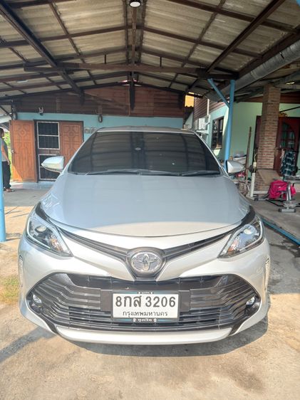 รถ Toyota Vios 1.5 High สี บรอนซ์เงิน