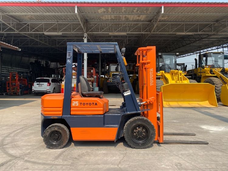 รถฟอร์คลิฟท์  TOYOTA รุ่น 02-5FD25  ยก 2.5 ตัน เสาสูง 3 เมตร รถเก่านอก รูปที่ 3