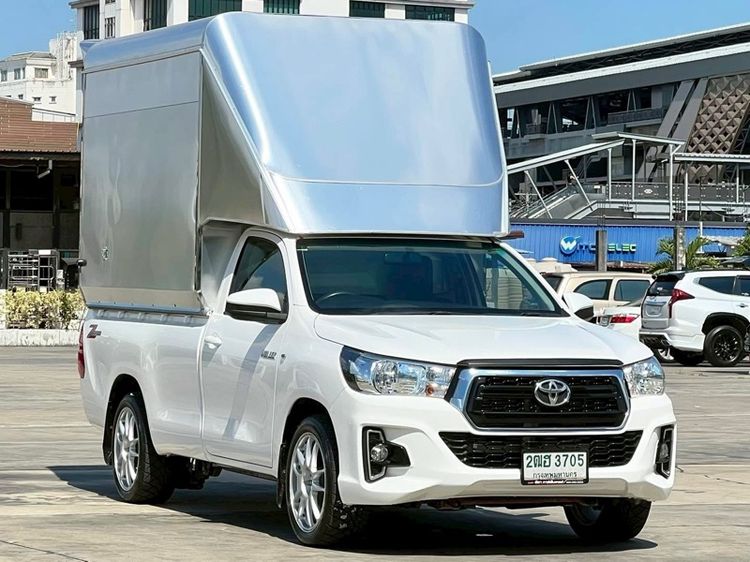 รถ Toyota Hilux Revo 2.4 J สี ขาว
