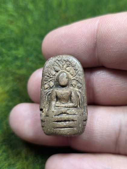 พระคงเนื้อดินลำพูนเก่าๆ