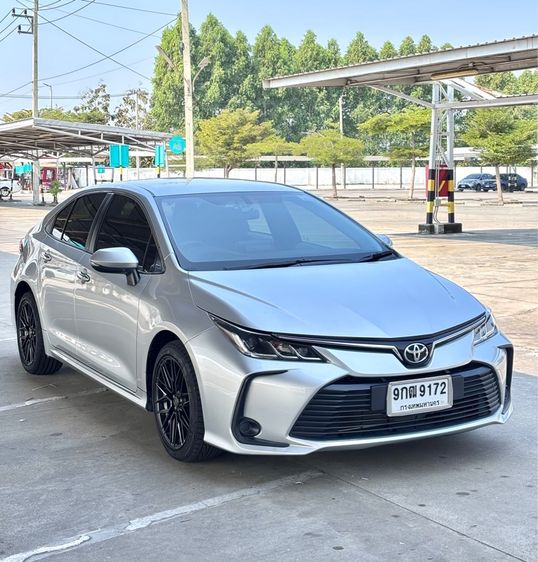 รถ Toyota Altis 1.6 G สี บรอนซ์เงิน