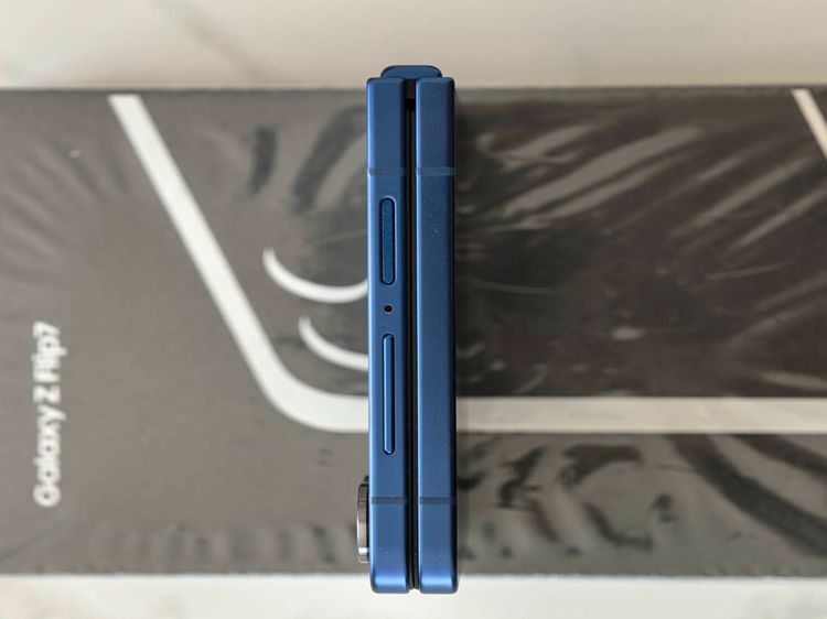 Samsung Z Flip 7 RAM 512GB ROM 12GB รุ่นล่าสุด จอพับตลับแป้ง จอนอกใหญ่เต็มตา รูปที่ 6
