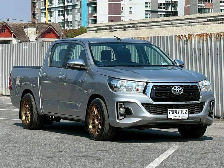 รถ Toyota Hilux Revo 2.4 J Plus สี เทา