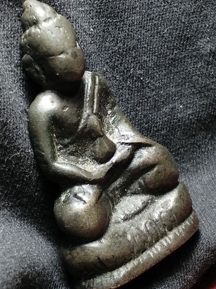 พระหล่อเก่าเนื้อสัมฤทธิ์ขนาดห้อยคอครับ รูปที่ 15