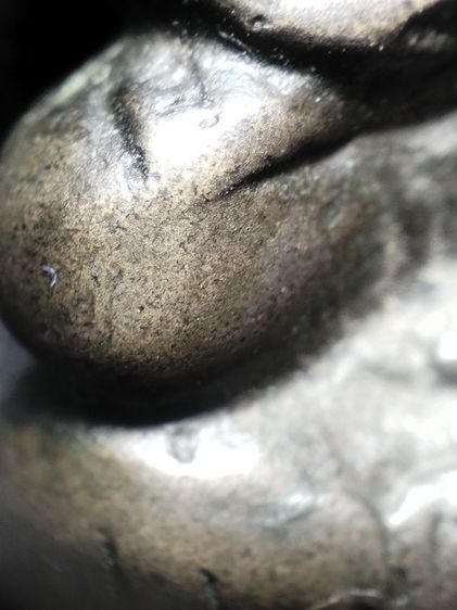 พระหล่อเก่าเนื้อสัมฤทธิ์ขนาดห้อยคอครับ รูปที่ 6