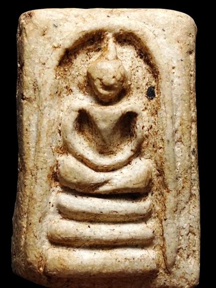 พระสมเด็จเนื้อสวยๆครับ