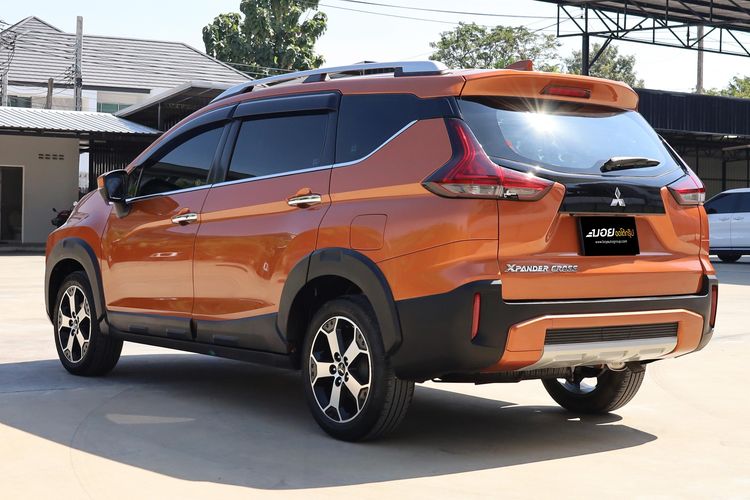 Mitsubishi Xpander Cross 2020 1.5 Utility-car เบนซิน ไม่ติดแก๊ส เกียร์อัตโนมัติ ส้ม รูปที่ 4