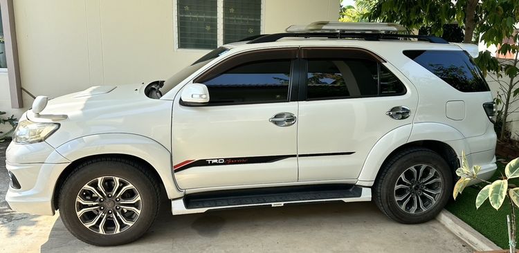 Toyota Fortuner 2015 3.0 TRD Sportivo III 4WD Utility-car ดีเซล เกียร์อัตโนมัติ ขาว รูปที่ 4