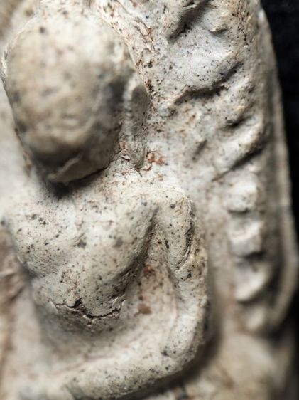 พระรอดลำพูนพิมพ์กลางเนื้อขาวครับ รูปที่ 7