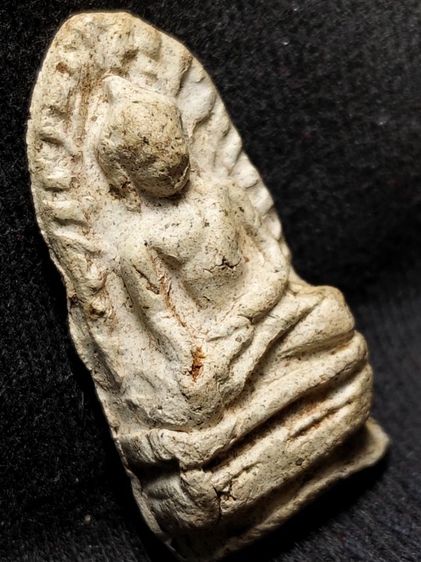 พระรอดลำพูนพิมพ์กลางเนื้อขาวครับ รูปที่ 16