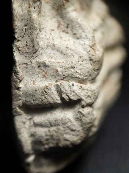 พระรอดลำพูนพิมพ์กลางเนื้อขาวครับ รูปที่ 14