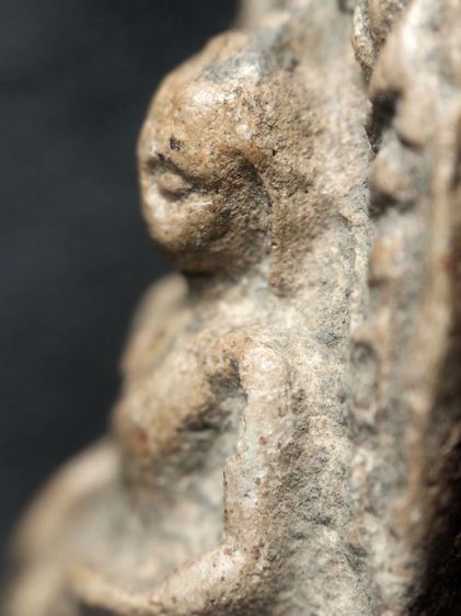 พระรอดลำพูนพิมพ์ใหญ่แร่ดอกมะขามเต็มครับ รูปที่ 5