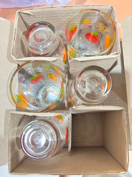 แก้วใส รูปที่ 2