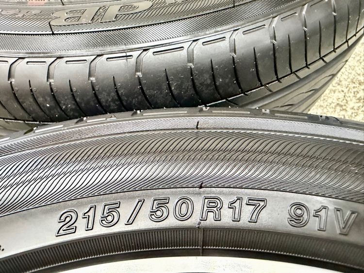ยางถอดป้ายแดงขอบ 17” ยี่ห้อ YOKOHAMA  รุ่น ADVAN DB DACIBEL ขนาด 215-50R17 ปี 25 ตุ่มหน้ายางยังอยู่ครบ รูปที่ 4