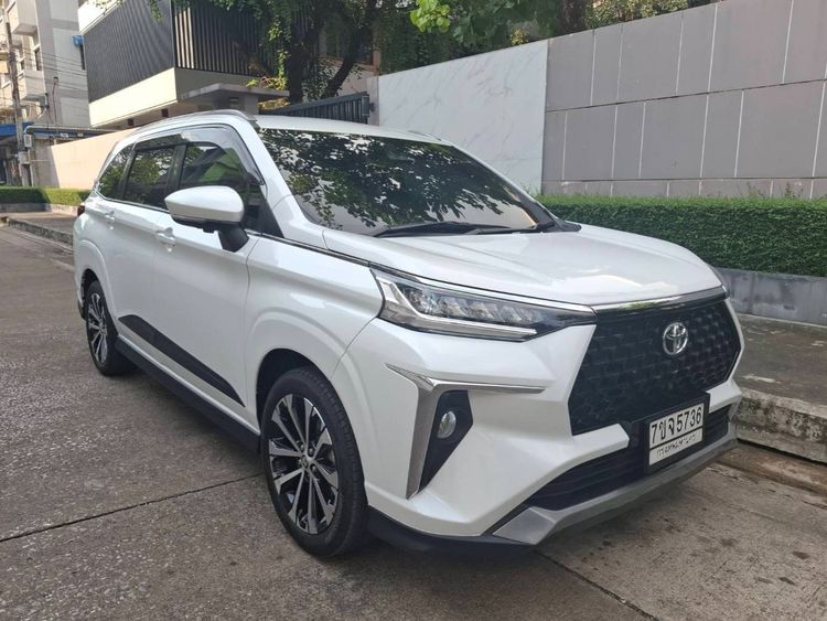 รถ Toyota Veloz 1.5 Premium สี ขาว