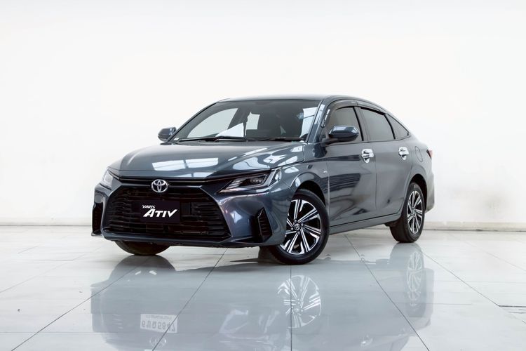 รถ Toyota Yaris ATIV 1.2 Sport สี เทา