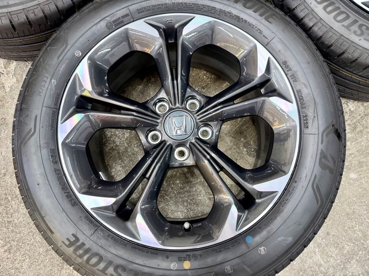 ล้อแม็ก HONDA HRV ขอบ 17” ถอดป้ายแดง ยาง BRIDGESTONE 215-60R17 ปี 25 สีเส้นตุ่มหน้ายางยังอยู่ครบ รูปที่ 5