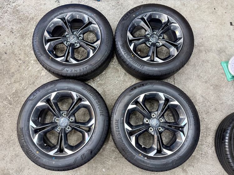 ล้อแม็ก HONDA HRV ขอบ 17” ถอดป้ายแดง ยาง BRIDGESTONE 215-60R17 ปี 25 สีเส้นตุ่มหน้ายางยังอยู่ครบ รูปที่ 4