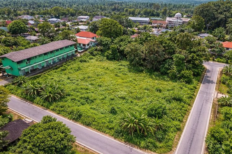 ที่ดินหน้า ม.ราชภัฏ นครศรีธรรมราช  ที่ดินเปล่า 4 ไร่เศษ  ไ เข้าออกได้ 2 ทาง