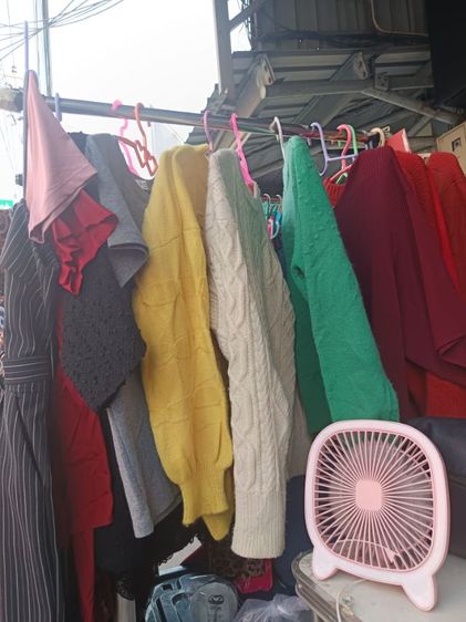 เสื้อผ้ามือ1,2ขายให้ในราคาเหมาๆไปเลยคะ รูปที่ 4