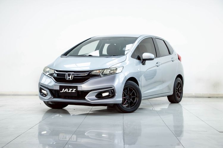 รถ Honda Jazz 1.5 V Plus i-VTEC สี เทา