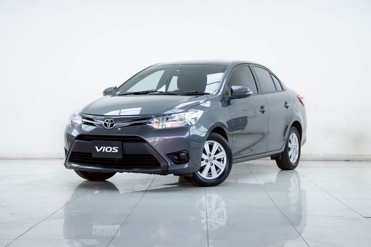 รถ Toyota Vios 1.5 E สี เทา