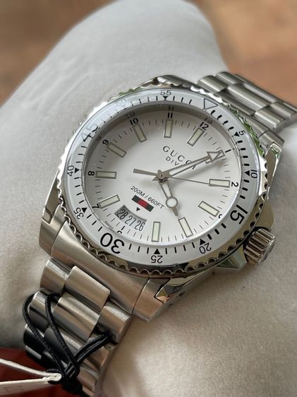 GUCCI Dive 40 mm White Dial Women's Quartz Watch YA136302 รูปที่ 4