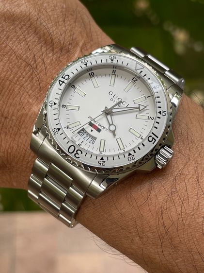 GUCCI Dive 40 mm White Dial Women's Quartz Watch YA136302 รูปที่ 13