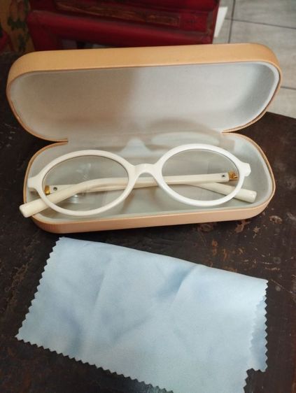 เเว่นตา รูปที่ 4