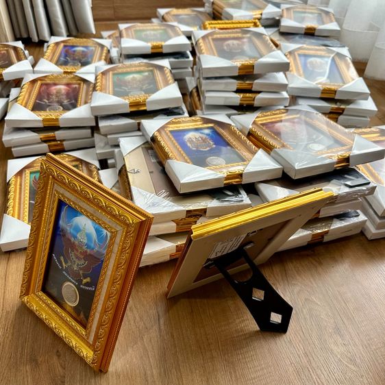 เหรียญครุฑ2517 ใส่กรอบรูปขนาด7x9นิ้ว รูปที่ 3