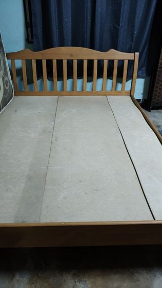 เตียงไม้ 5 ฟุตและ ที่นอน