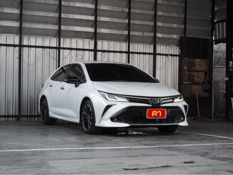 Toyota Altis 2023 1.8 GR Sport CVT Sedan เบนซิน ไม่ติดแก๊ส เกียร์อัตโนมัติ ขาว รูปที่ 3