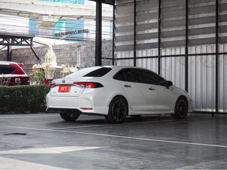 Toyota Altis 2023 1.8 GR Sport CVT Sedan เบนซิน ไม่ติดแก๊ส เกียร์อัตโนมัติ ขาว รูปที่ 4