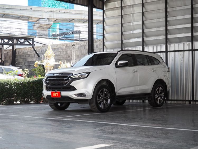 รถ Isuzu MU-X 1.9 ULTIMATE 2WD สี ขาว