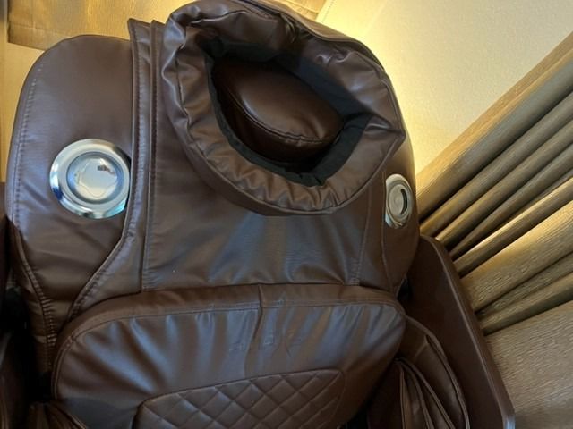 เก้าอี้นวดไฟฟ้า AMAXS Intouch 7100 รูปที่ 4