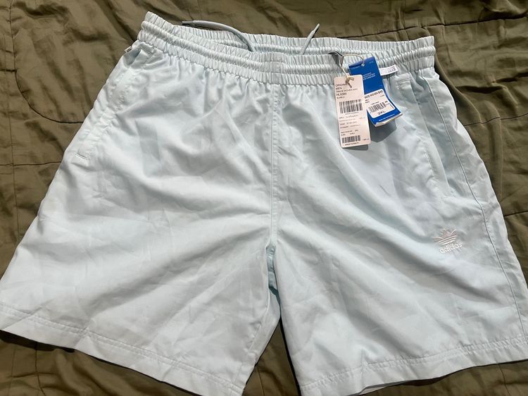 กางเกงขาสั้น Adidas
