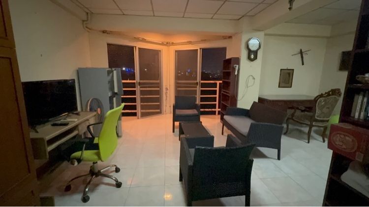 มีบางส่วน สร้างเสร็จก่อน 2010 คอนโดมิเนียม รูปที่ 2